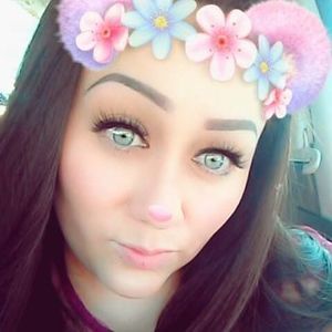 Meet your Posher, Esly